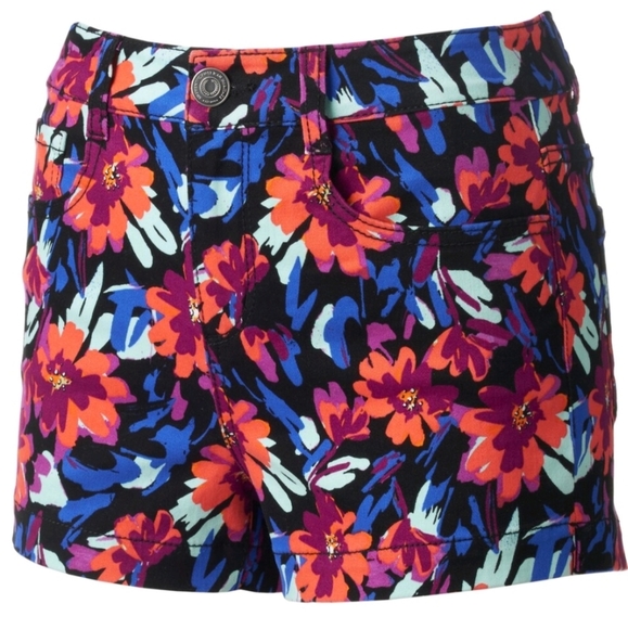 SO Pants - SO High-Waisted Shorts